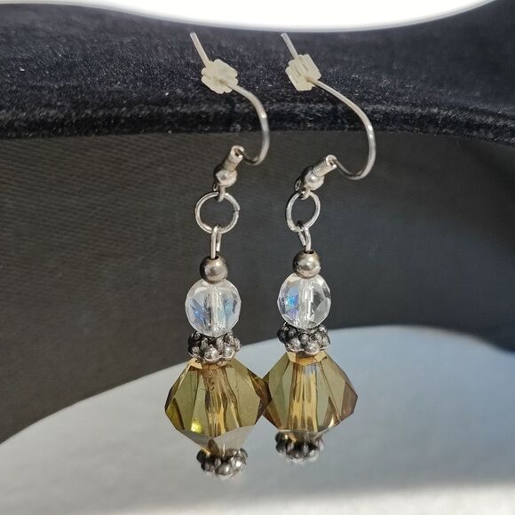 Green Glass Beaded Silver tone Drop Dangle Earrings Pierced Fish Hook - Picture 1 of 3